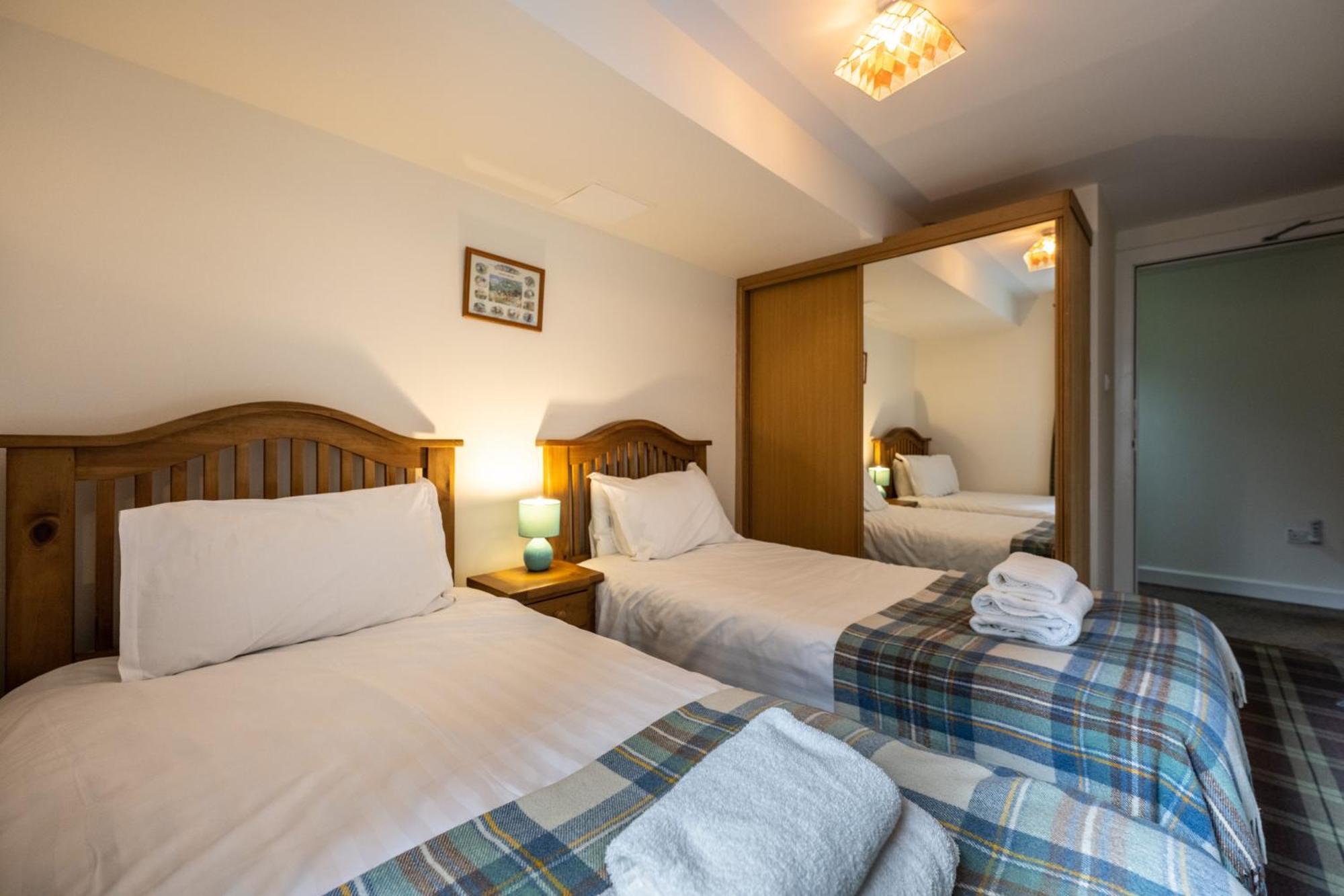 Raven Wing Apartments - Highland Club Scotland Форт-Огастус Екстер'єр фото