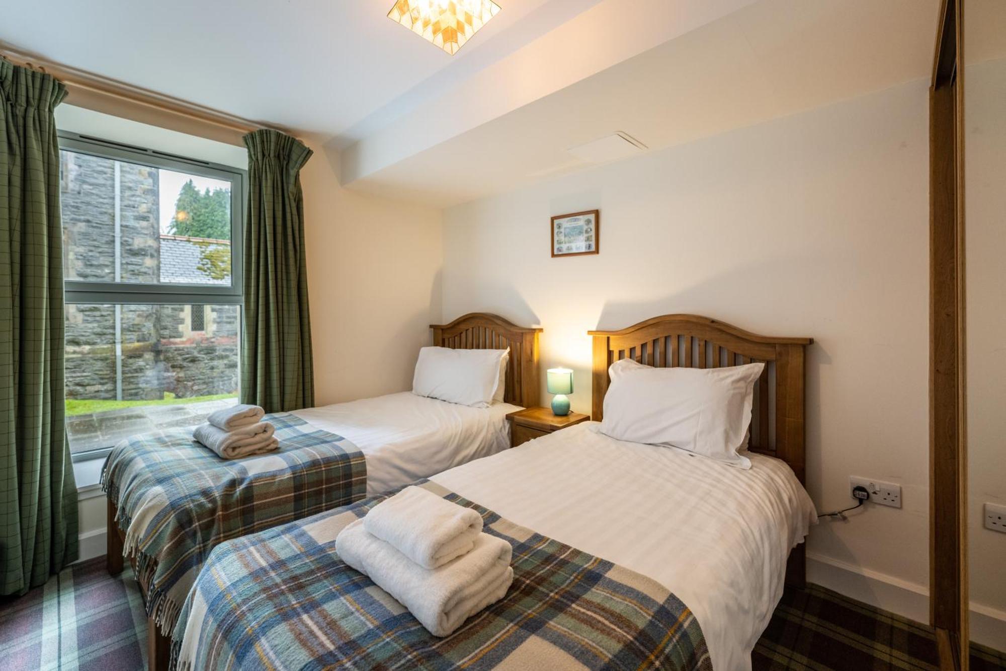 Raven Wing Apartments - Highland Club Scotland Форт-Огастус Екстер'єр фото